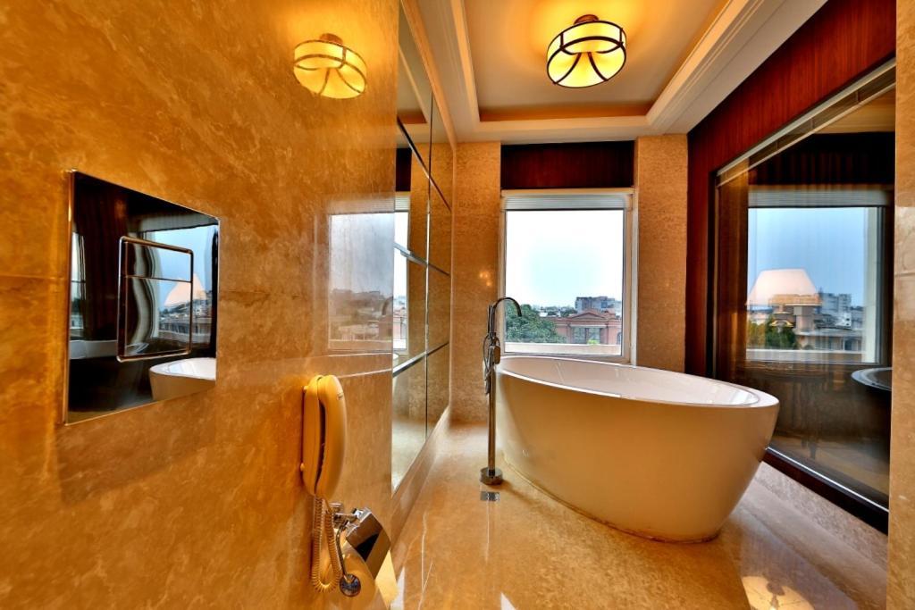 Hotel Maharaja Regency Ludhiana Eksteriør billede